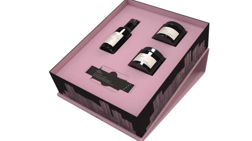 Wellnessmomente für Zuhause: Verschenke ein Geschenkeset von Diese hübsche Geschenkebox macht sich auch als Deko im Badezimmer richtig gut. © [comfort zone]