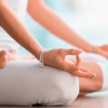 Yoga ist vielmehr als Sport. Es geht um das körperliche Wohlbefinden als auch um spirituelle und meditative Aspekte.