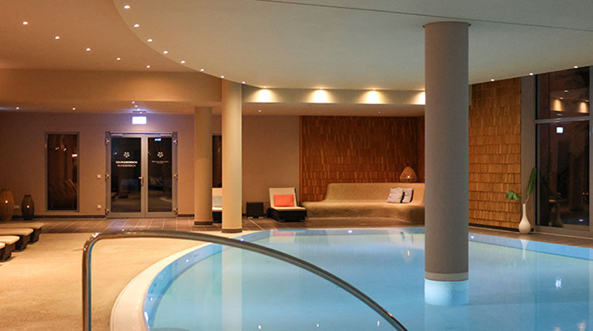Pool- und Wellnessbereich im Ostseehotel THE GRAND Ahrenshoop.